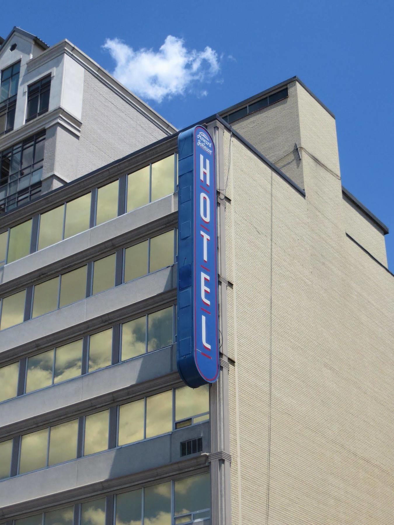 Hotel 89 Yorkville Toronto Exterior photo